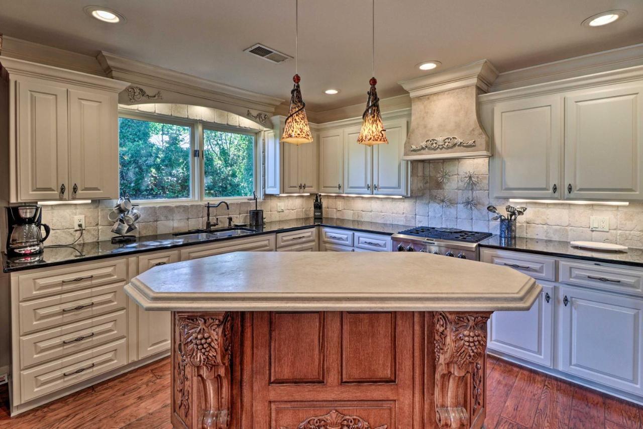 Luxury Hot Springs Oasis On Lake With Private Dock! Exterior photo
