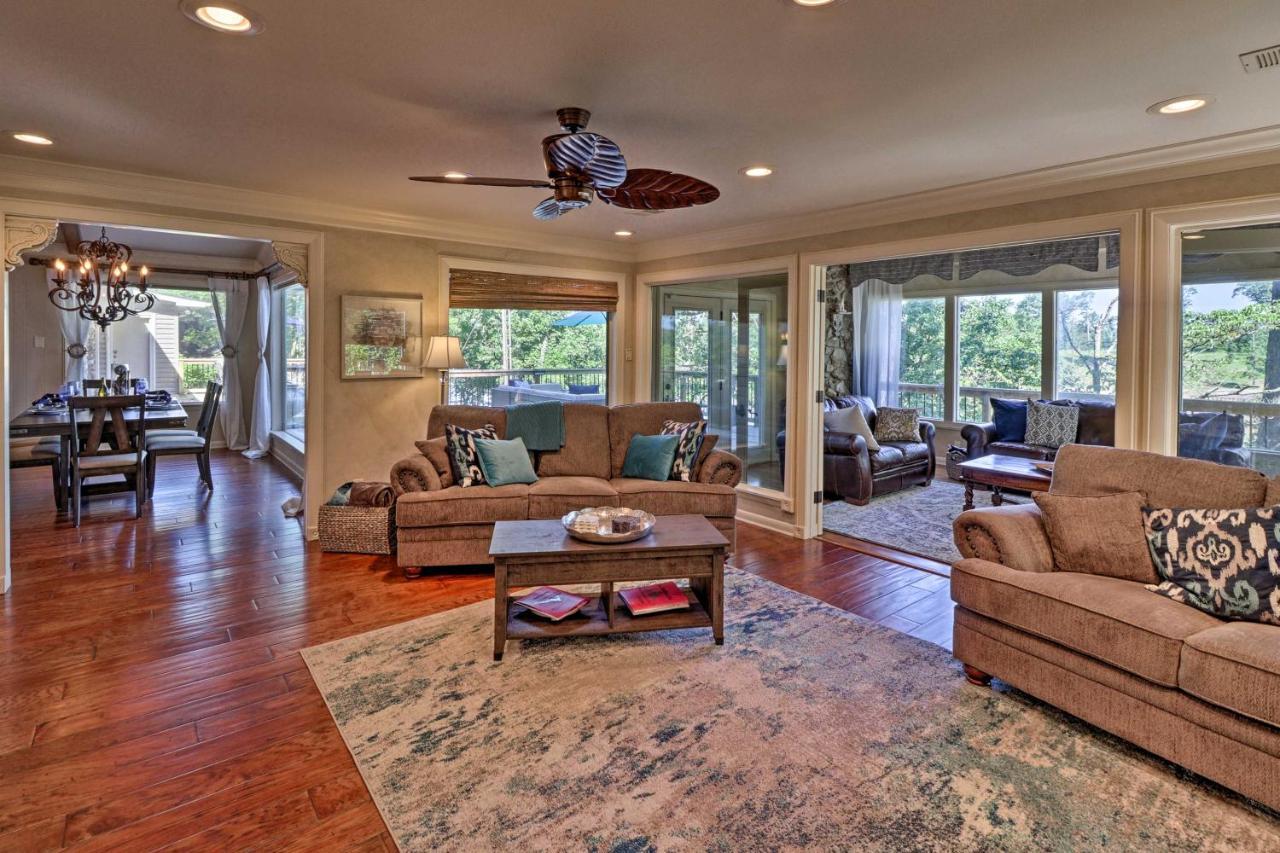 Luxury Hot Springs Oasis On Lake With Private Dock! Exterior photo