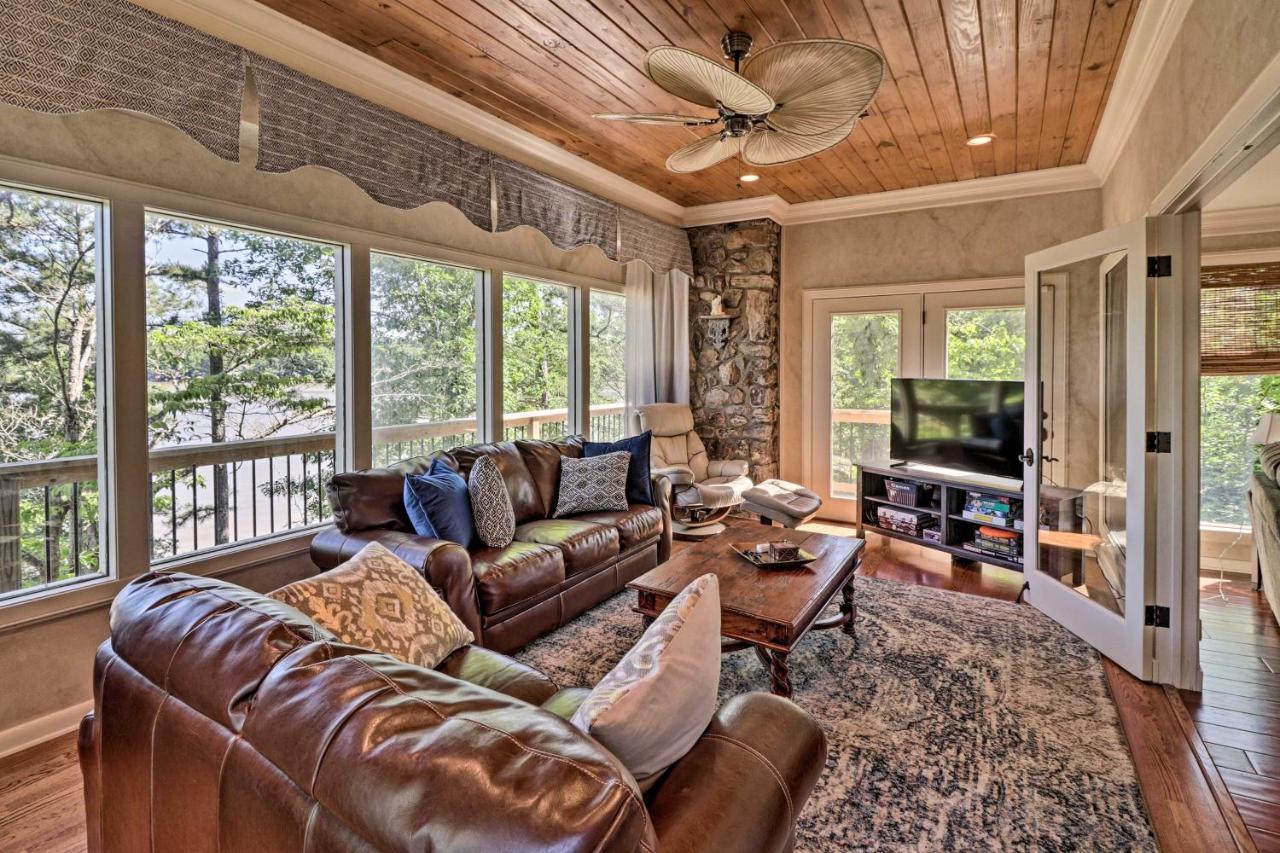 Luxury Hot Springs Oasis On Lake With Private Dock! Exterior photo